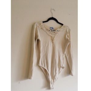 Lace neckline bodysuit